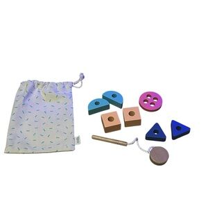 Kiwico wooden toddler beading set